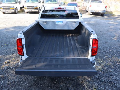Used 2018 Chevrolet Colorado LT AWD/4WD image 13