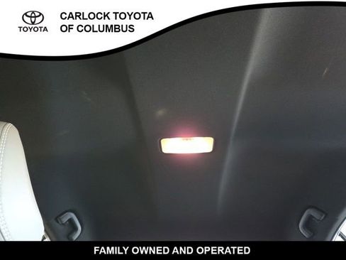 Used 2025 Toyota Camry SE FWD image 13