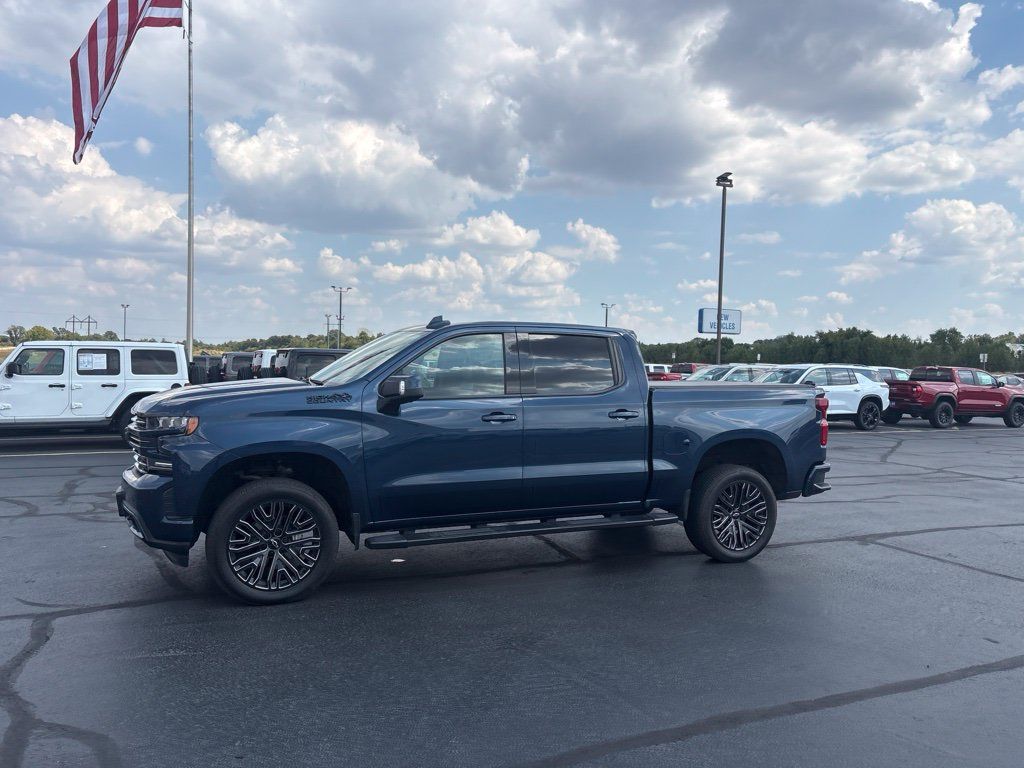 Used 2020 Chevrolet Silverado 1500 High Country w/ Technology Package AWD/4WD image 3