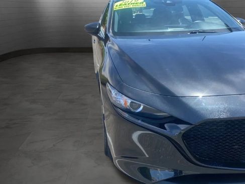 Used 2019 MAZDA MAZDA3 Hatchback FWD image 29
