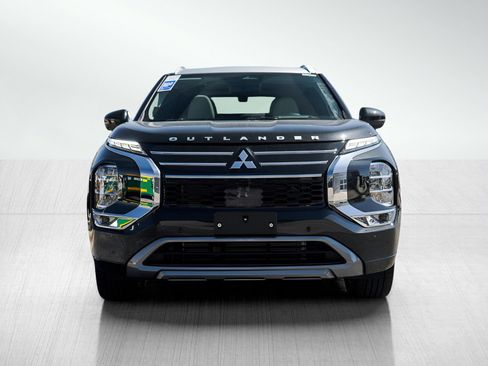 New 2025 Mitsubishi Outlander SEL image 2