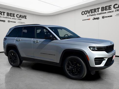 New 2025 Jeep Grand Cherokee Altitude image 1