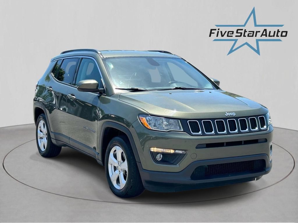 Used 2018 Jeep Compass Latitude FWD image 1