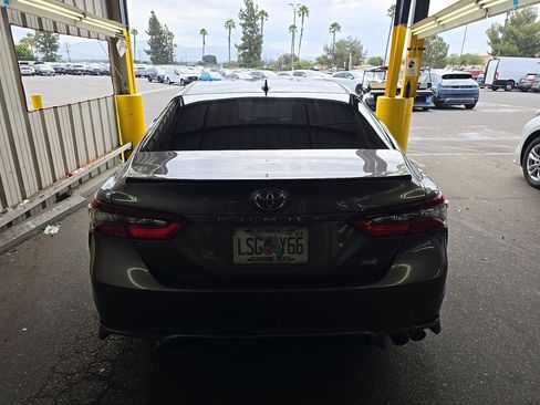 Used 2021 Toyota Camry SE w/ Convenience Package FWD image 5