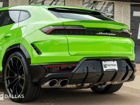 Used 2025 Lamborghini Urus Performante AWD/4WD image 12