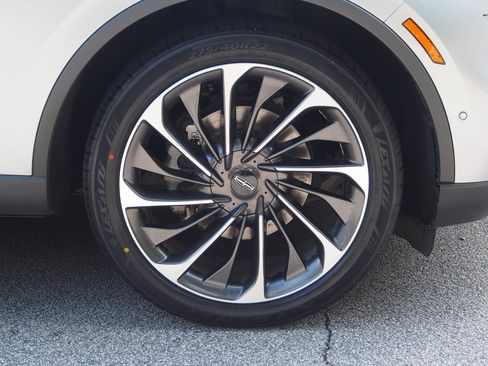 Used 2024 Lincoln Aviator Reserve w/ Equipment Group 201A RWD image 9