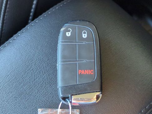 Used 2020 Jeep Compass Latitude image 28