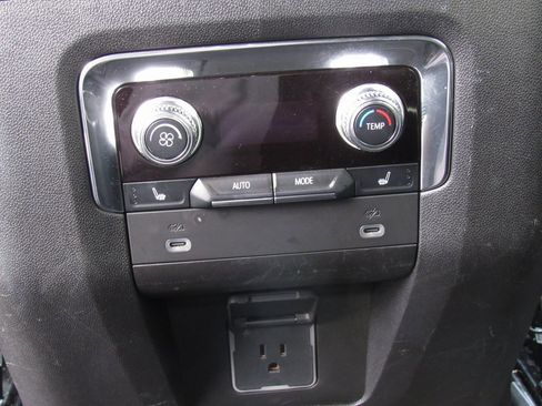 Used 2023 GMC Yukon XL AT4 w/ AT4 Premium Package image 35