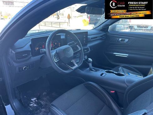 Used 2024 Ford Mustang Coupe image 11