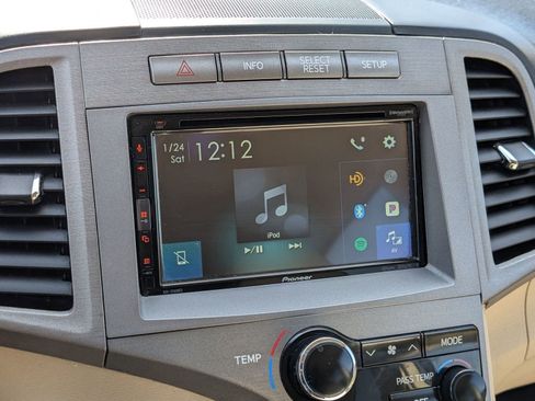 Used 2013 Toyota Venza XLE image 24