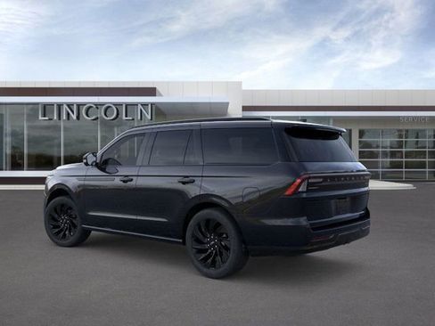 New 2025 Lincoln Navigator Reserve w/ Jet Appearance Package AWD/4WD image 4