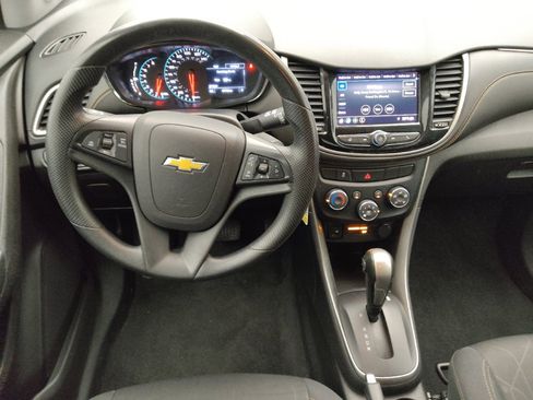 Used 2020 Chevrolet Trax LT FWD image 22