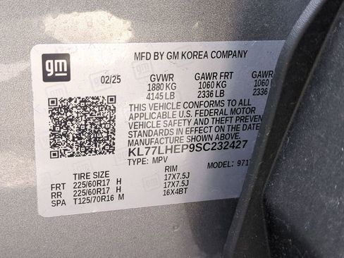 Used 2025 Chevrolet Trax LT w/ LT Convenience Package FWD image 35