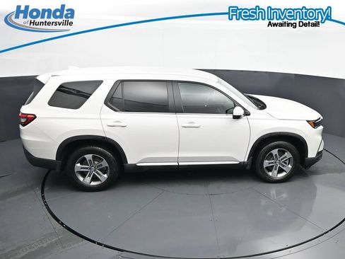 Used 2025 Honda Pilot EX-L image 23