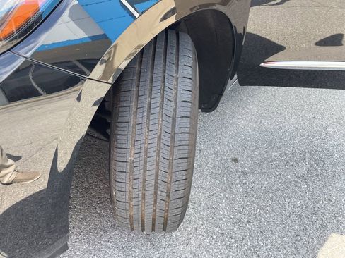 Used 2021 Buick Enclave Essence image 58