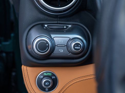 Used 2019 Ferrari Portofino RWD image 34