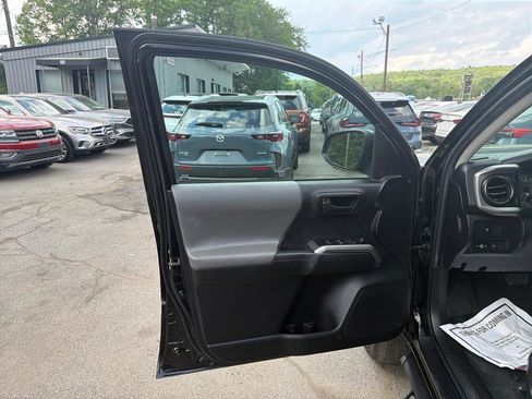 Used 2023 Toyota Tacoma SR5 AWD/4WD image 16