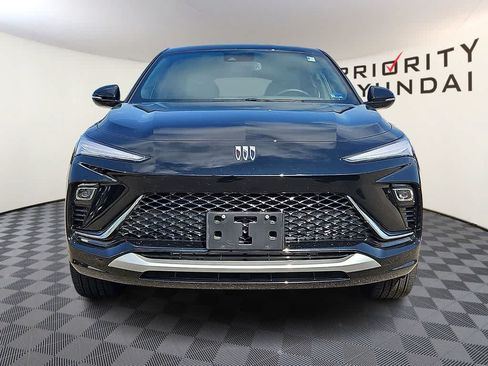 Used 2025 Buick Envista Avenir FWD image 2