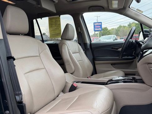 Used 2020 Honda Pilot Touring image 16