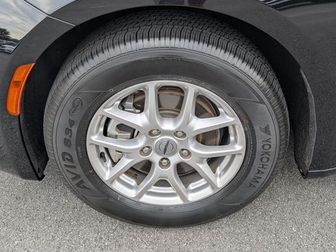 Used 2024 Chrysler Voyager LX FWD image 25