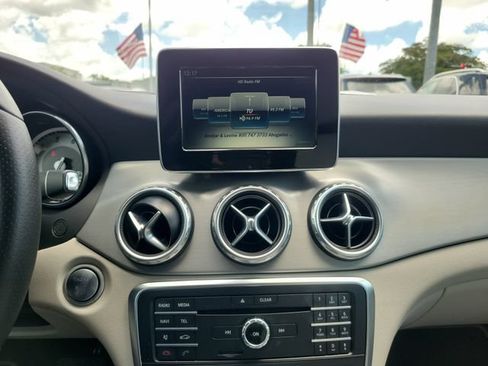 Used 2017 Mercedes-Benz GLA 250 image 25