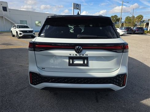 New 2026 Volkswagen Tiguan SE R-Line image 4