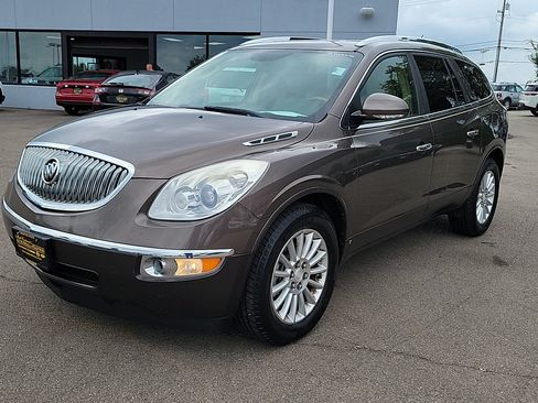 Used 2009 Buick Enclave CXL w/ Driver Confidence Package FWD image 2