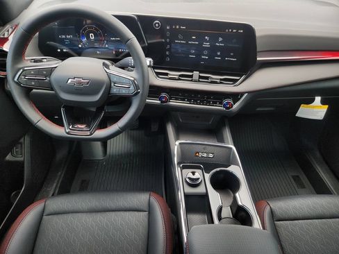 New 2026 Chevrolet Equinox RS w/ LPO, Floor Liner Package FWD image 18