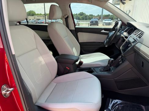 Used 2019 Volkswagen Tiguan SE FWD image 26