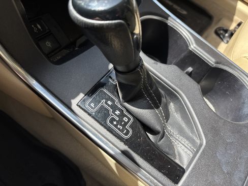 Used 2017 Toyota Camry XLE FWD image 24