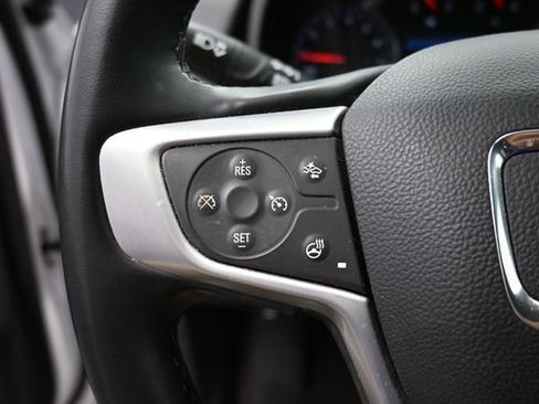 Used 2024 GMC Terrain SLT AWD/4WD image 28
