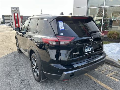 Certified 2025 Nissan Rogue SL w/ Tech Package image 6