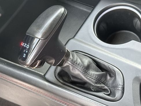 Used 2024 Dodge Durango GT RWD image 29