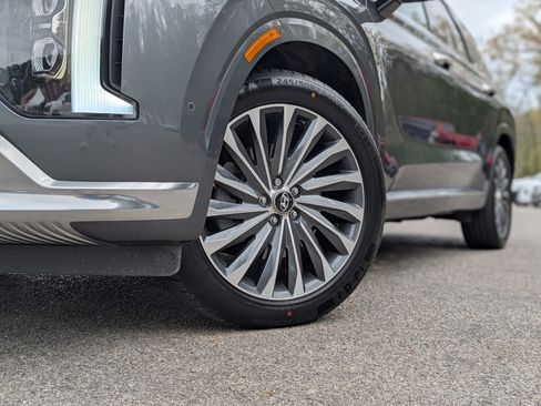 Used 2024 Hyundai Palisade Calligraphy image 39
