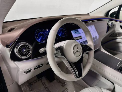 Used 2023 Mercedes-Benz EQS 580 4MATIC SUV image 9