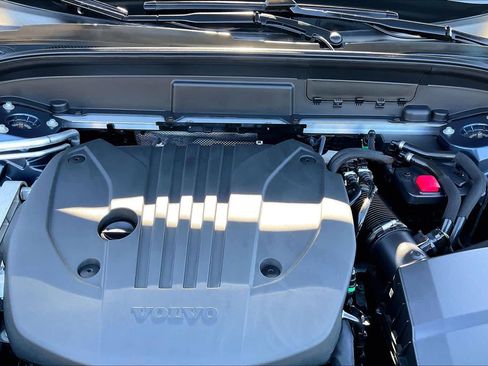 Used 2023 Volvo XC60 B5 Ultimate image 13