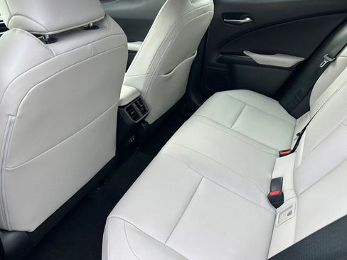 Used 2022 Lexus UX 200 w/ Accessory Package (Z2) FWD image 13