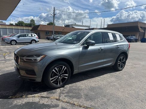 Used 2019 Volvo XC60 T6 Momentum w/ Multimedia Package AWD/4WD image 1