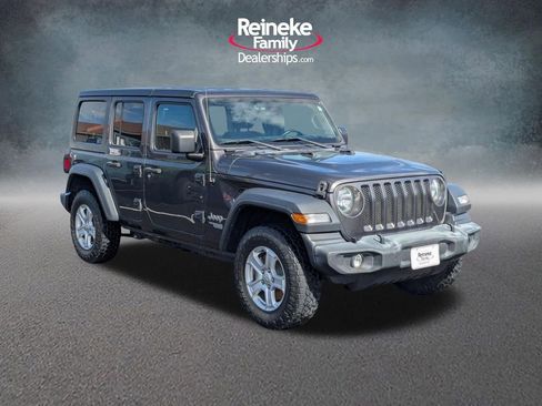 Used 2018 Jeep Wrangler Unlimited Sport S image 3
