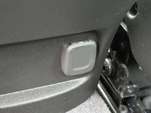 Used 2025 Chevrolet Malibu LT FWD image 25