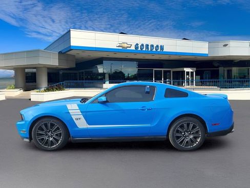 Used 2010 Ford Mustang GT image 3