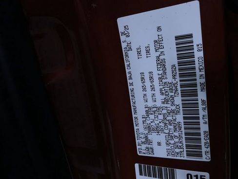 Certified 2025 Toyota Tacoma TRD Sport image 27