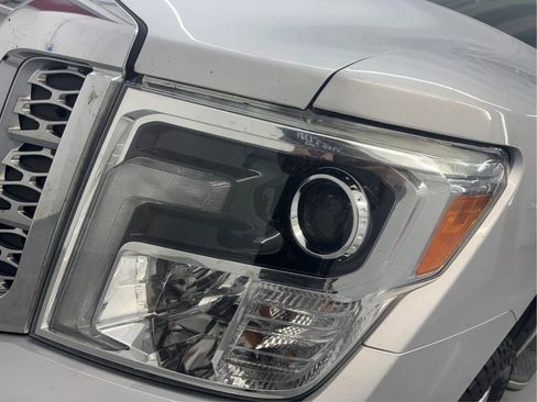 Used 2016 Nissan Titan SL image 33