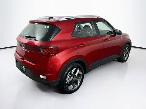 Used 2025 Hyundai Venue SEL FWD image 9