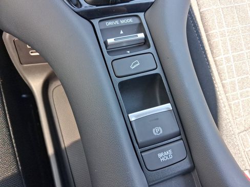 Used 2027 Honda HR-V LX image 27
