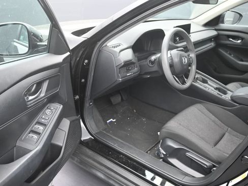 Used 2023 Honda Accord LX image 10