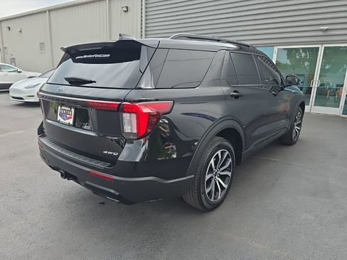Used 2025 Ford Explorer ST-Line AWD/4WD image 7