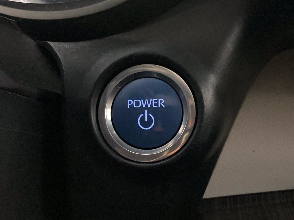 Certified 2024 Toyota Sienna Platinum FWD image 19
