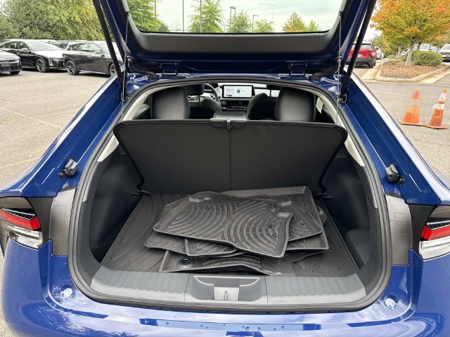 Used 2027 Toyota Prius XLE FWD image 12