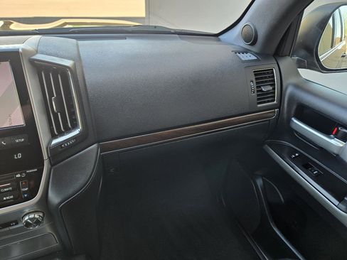 Used 2020 Toyota Land Cruiser Heritage Edition image 42